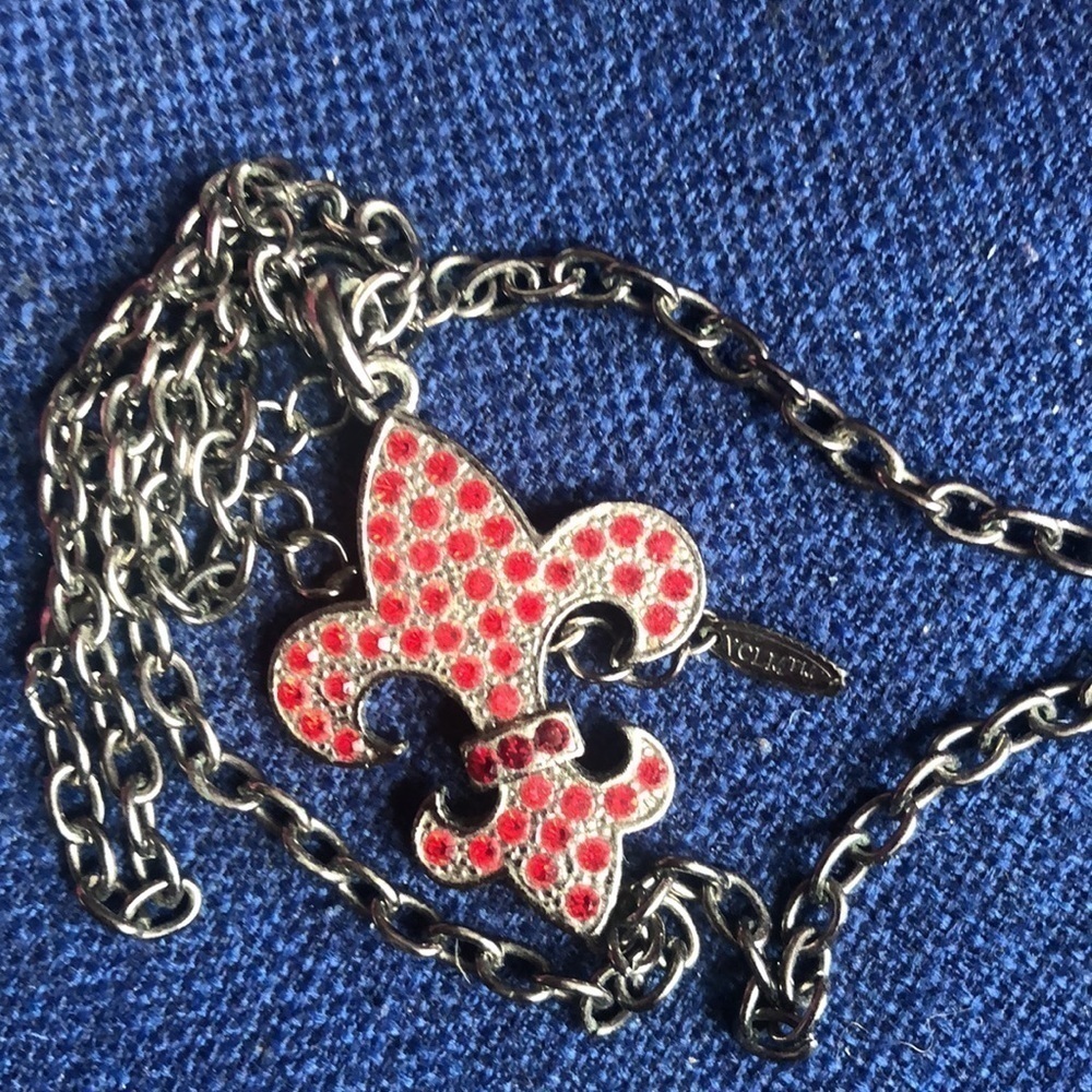VCLM Fleur de lis red rhinestone and gunmetal necklace - Picture 4 of 5